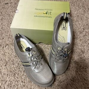 Grasshoppers Get Fit Toggle Silver Shoes